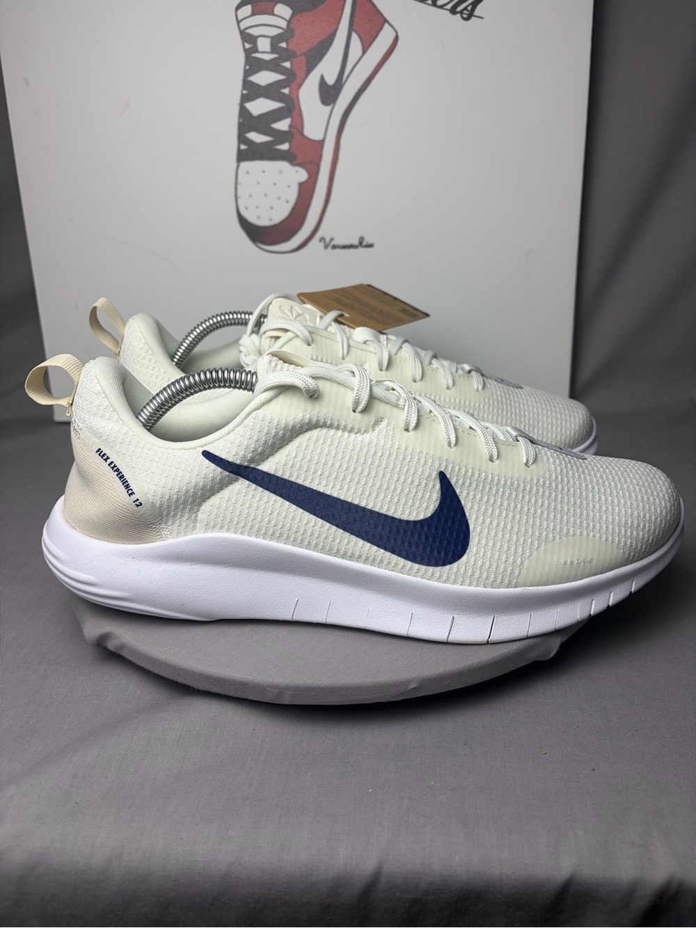 Nike FLEX EXPERIENCE RN Sz 9.5